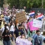 Más de 1.000 estudiantes marchan en Asunción para exigir garantías del Arancel Cero