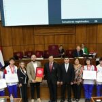 Senado paraguayo rinde homenaje a jóvenes destacados en competencia internacional de robótica