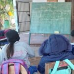 Estudiantes de Chaco’i dan clases bajo un árbol debido a la falta de infraestructura