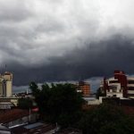 Jornada calurosa con lluvias en todo el país