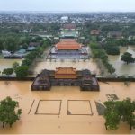 Vietnam sufre lluvias récord que inundan su histórica Ciudad Imperial