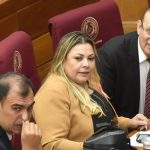 Denuncian que la senadora Zenaida Delgado habría cobrado “peaje” a funcionarios del Senado por intermedio de su pareja