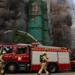 Incendio en Hong Kong deja 13 muertos y varias personas atrapadas