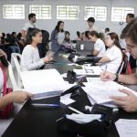 Becarios reclaman: retraso de pagos mientras abren convocatoria