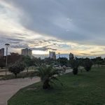 Viernes caluroso con probabilidad de chaparrones