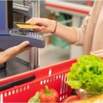 Alertan sobre el riesgo de usar tarjetas para el súper