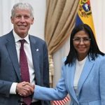 ¿Cómo continua el negocio del petroléo en Venezuela?