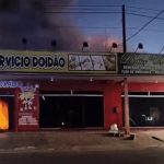 Incendio destruye dos locales en Hernandarias