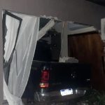 Conductor de 79 años chocó contra su propia vivienda