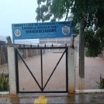 Escuela de Santaní queda bajo agua tras lluvias