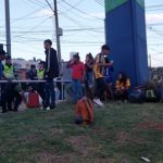 Indígenas denuncian restricciones frente a la Estación de Buses