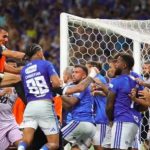 Batalla campal en la final del fútbol brasileño