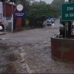 Temporal provoca inundaciones, rescates y autos atrapados en Asunción y Central