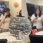 Fajos de billetes y celulares analógicos se encontraron en la casa de Dalia López