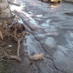Avenida Leopardi colapsa por baches y caos vehicular