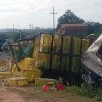 Camión con más de 4.000 gallinas volcó en Emboscada sobre la ruta PY03