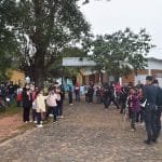 Padres toman escuela en San Estanislao por reclamo al MEC